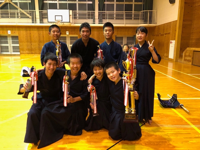 CF5C3EC7 0200 4A08 AAA2 A05F0B3A653B